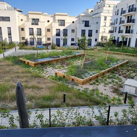 Superbe Appartement A 3Min A Pieds De La Gare Шеси Екстериор снимка