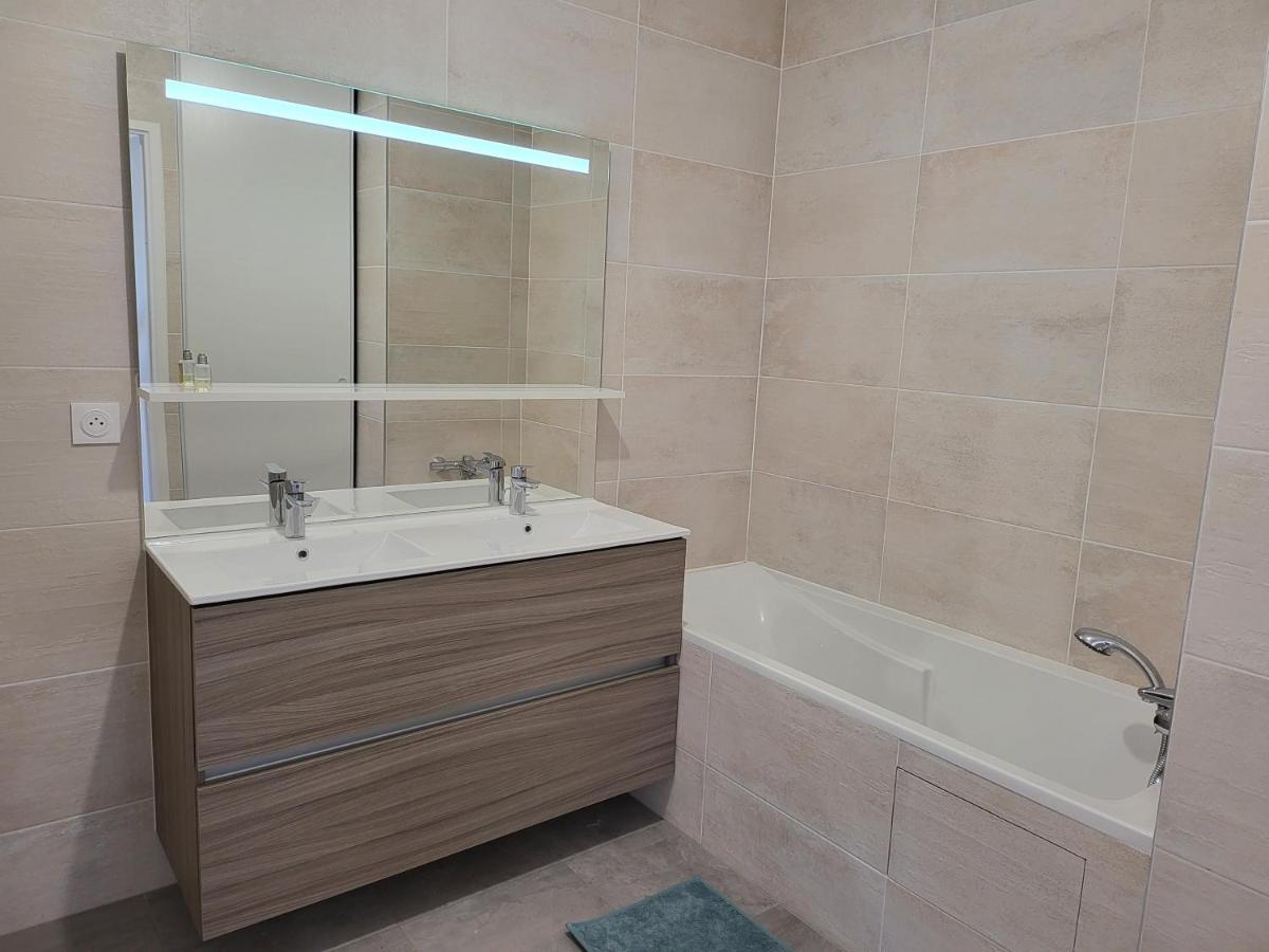 Superbe Appartement A 3Min A Pieds De La Gare Шеси Екстериор снимка