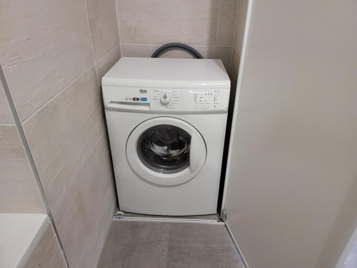 Superbe Appartement A 3Min A Pieds De La Gare Шеси Екстериор снимка